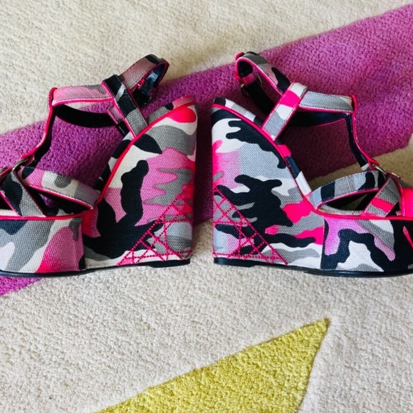 RARE 2011 Dior Anselm Reyle Camouflage Camo Neon Pink Platform Wedge Sandals 36 - Picture 2 of 10